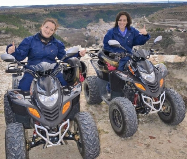  Quad di fronte ad Alcala del Jucar 